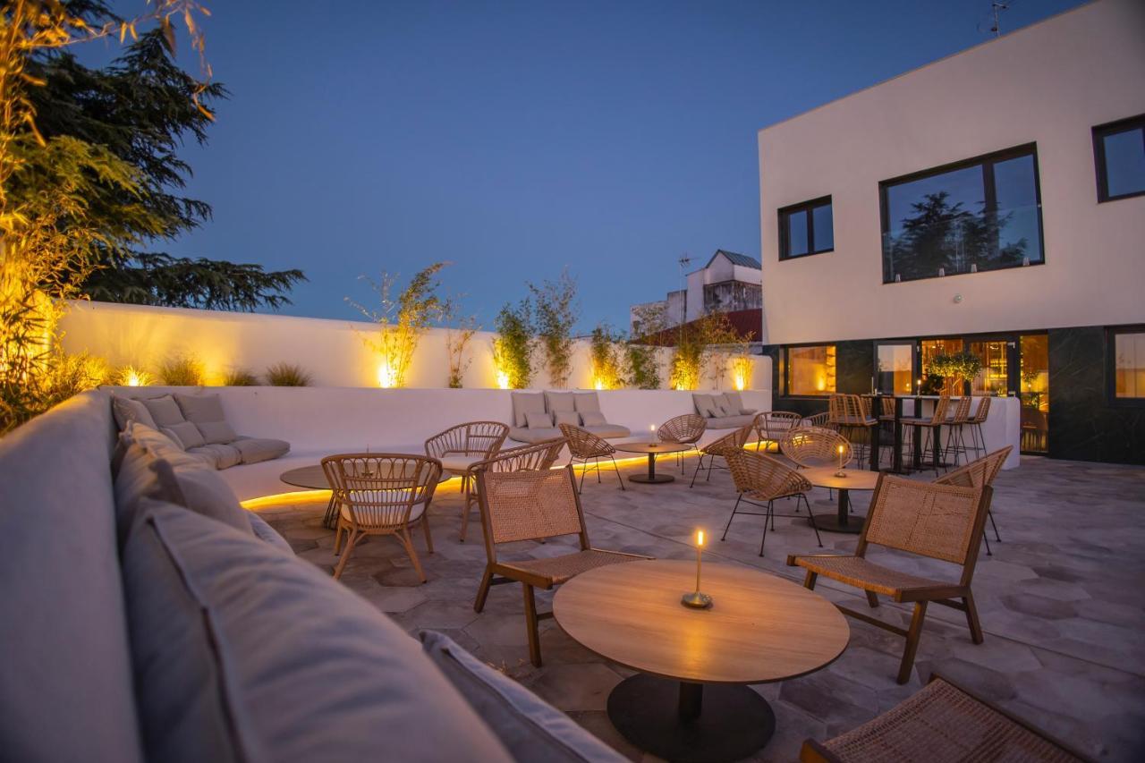 Oikos Apartamentos Turisticos โมเนสเตริโอ ภายนอก รูปภาพ