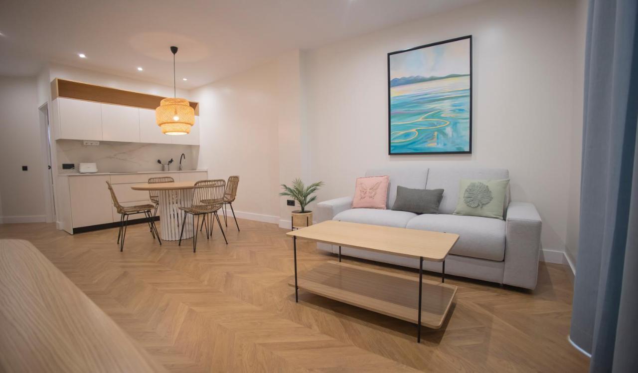 Oikos Apartamentos Turisticos โมเนสเตริโอ ภายนอก รูปภาพ
