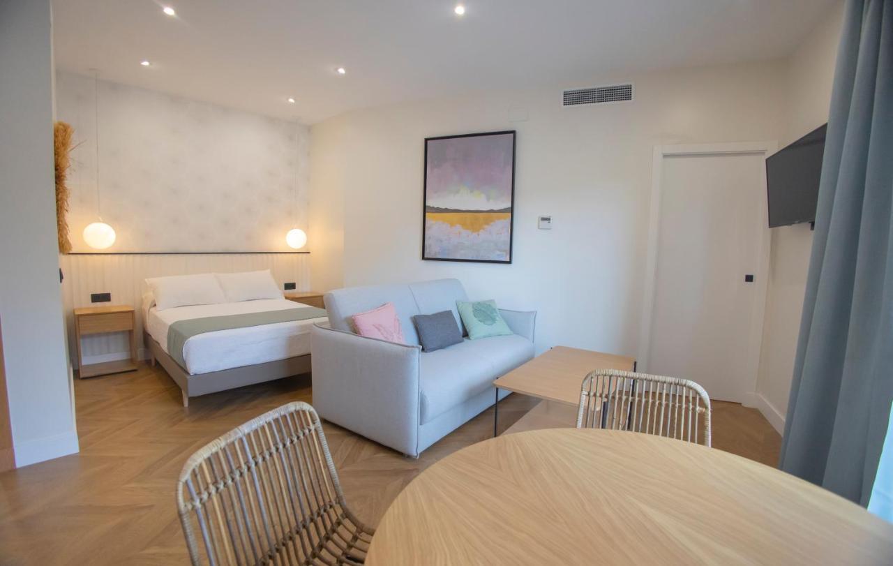 Oikos Apartamentos Turisticos โมเนสเตริโอ ภายนอก รูปภาพ